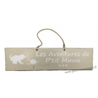 Plaque en bois "Les aventures de P'tit Minou (pelote)" déco Chat fond beige clair