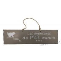 Plaque en bois " Les aventures de P'tit Minou qui joue dans l'escalier " déco Chat fond Taupe