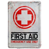 Plaque métal First Aid carte postale rétro vintage collection