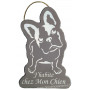 Plaque en bois forme bouledogue " J'HABITE CHEZ MON CHIEN " taupe