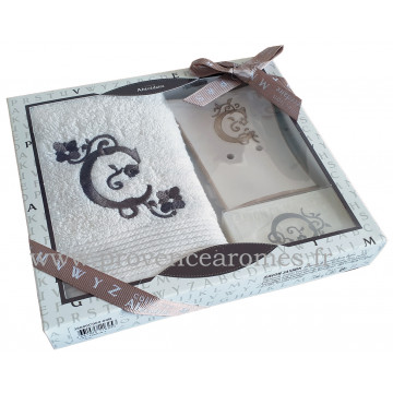 Coffret cadeau personnalisé initiale lettre C