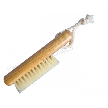 Brosse à ongles en bois avec corde