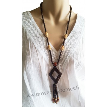 Collier en noix de coco pendentif losange Lara Ethnics modèle 1