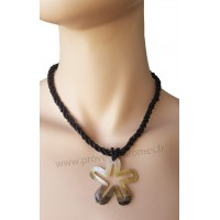 Collier de perles noires pendentif étoile de nacre Lara Ethnics