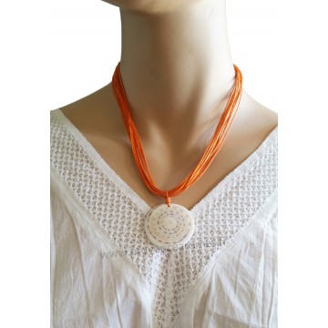 Collier multi-cordons orange pendentif cercle en coquillage Lara Ethnics