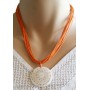 Collier multi-cordons orange pendentif cercle en coquillage Lara Ethnics