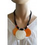 Collier cordon noir 3 cercles de nacre orange et blanc Lara Ethnics